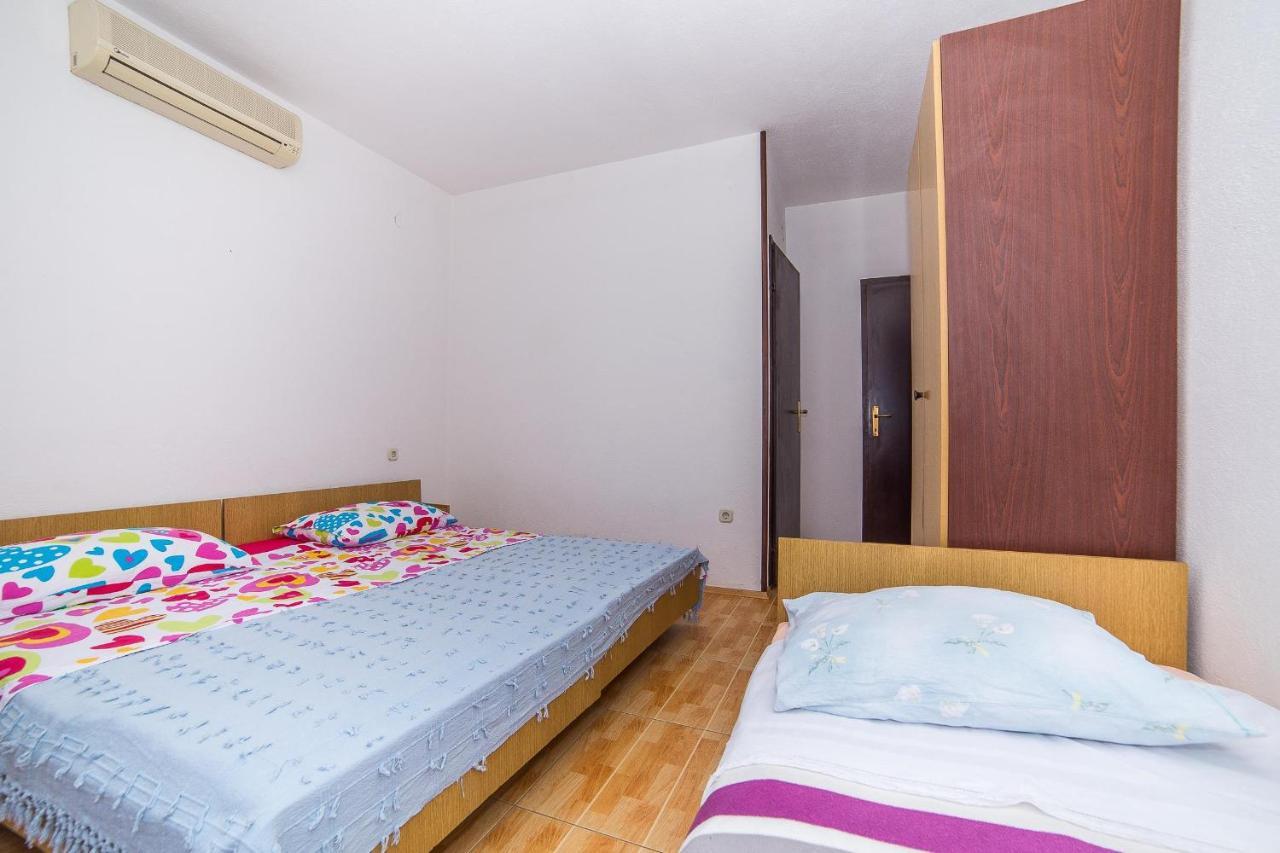 Apartments And Rooms Drpic Splitska Exterior foto